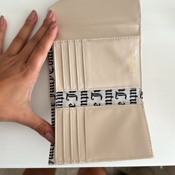 Juicy Couture Wallet - Picture 4 of 5